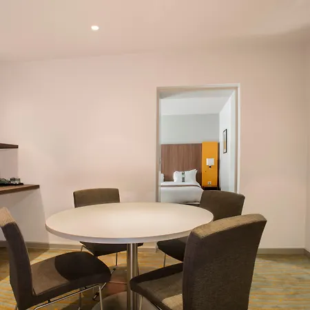 Lyon Vaise By Ihg 4*